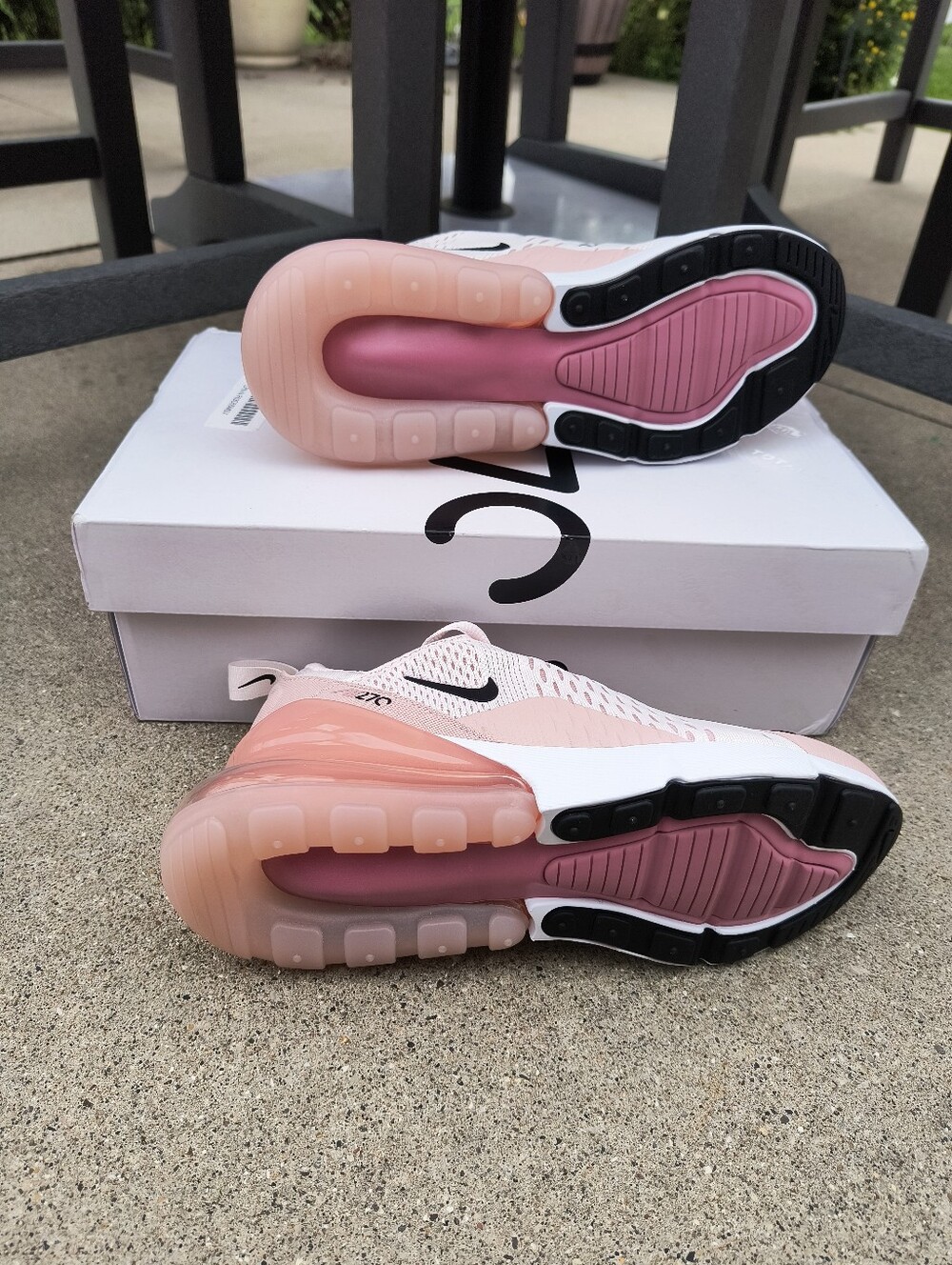 Nike Women's Air Max 270 Lifestyle Shoes Sneakers Size 6.5 Soft Pink - Picture 4 of 6